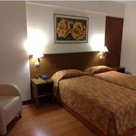 Master Plaza Hotel Барбасена Екстериор снимка