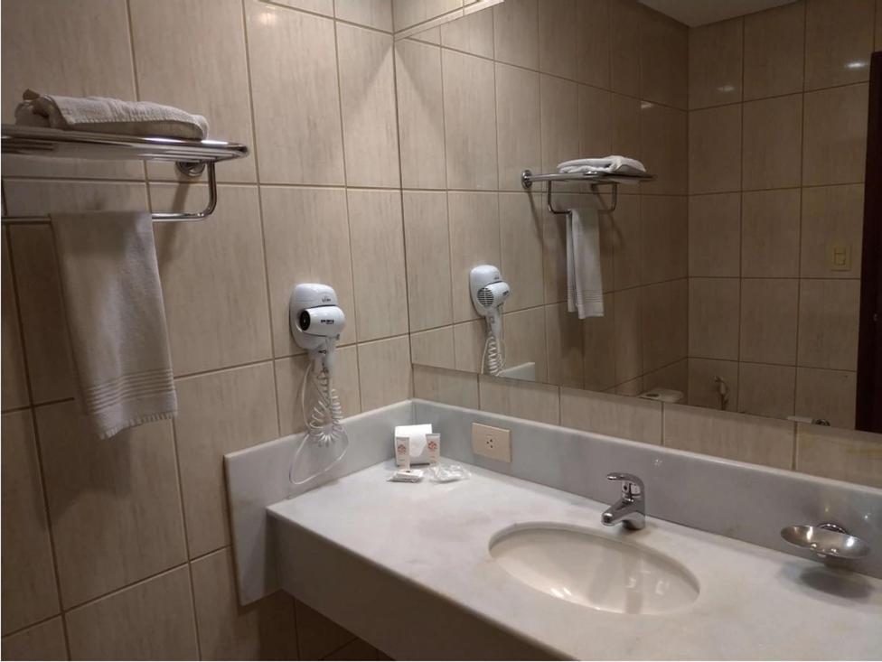 Master Plaza Hotel Барбасена Екстериор снимка